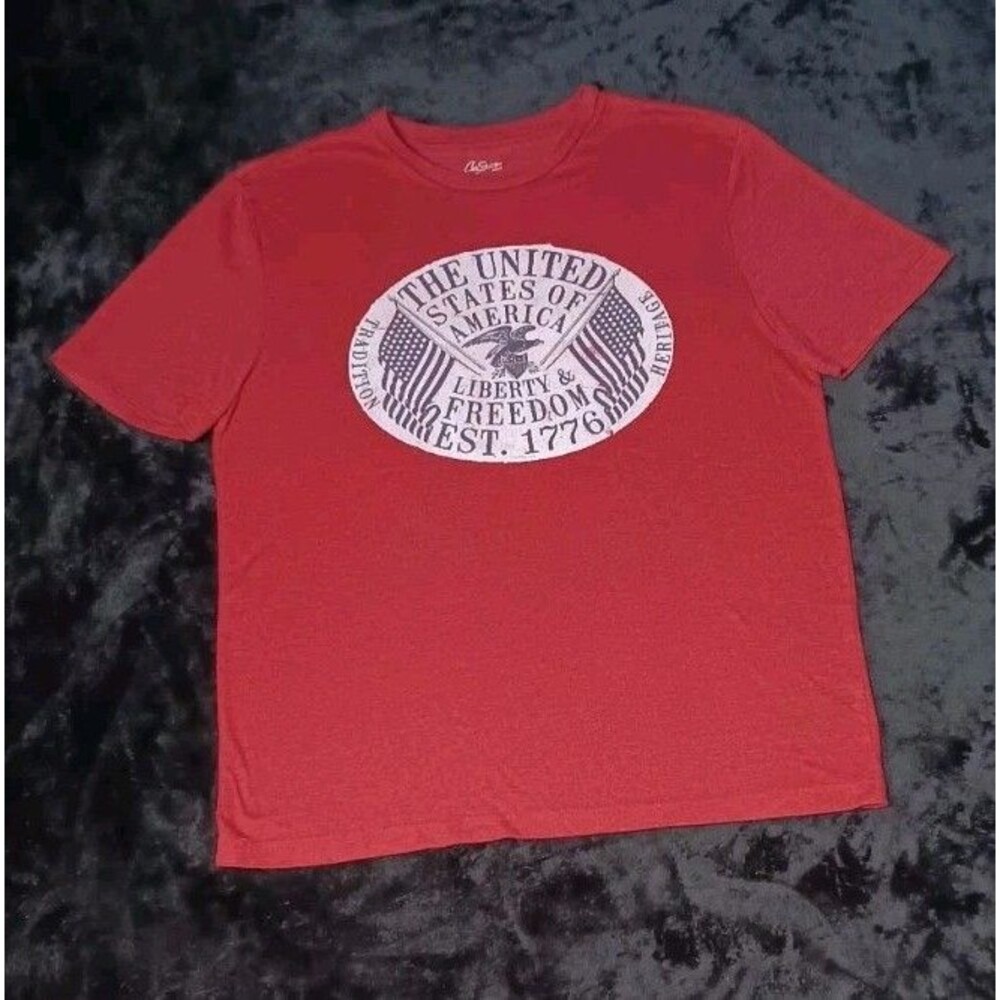 City Streets Shorts Sleeve Graphic Tee Mens M Red Patriotic Liberty Freedom USA